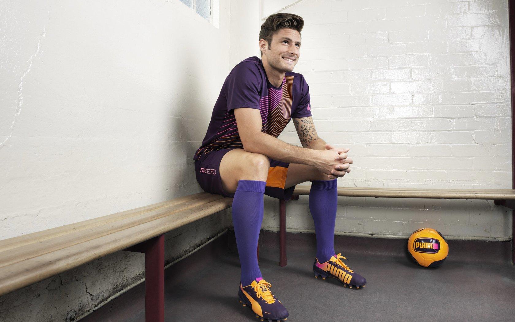 伯纳乌嘘声震天后的灵魂拷问，贝林厄姆一席话，让银河战舰陷入沉思